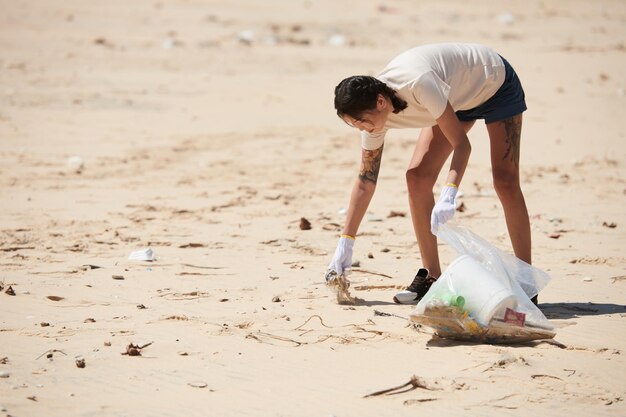 Strandopruiming op Earth Day