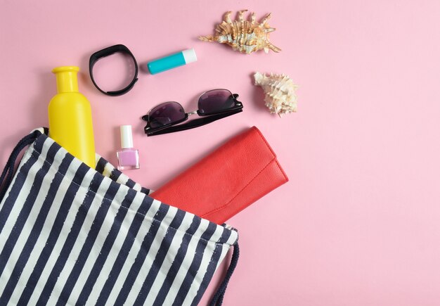 Strandtas en accessoires om te relaxen op het strand