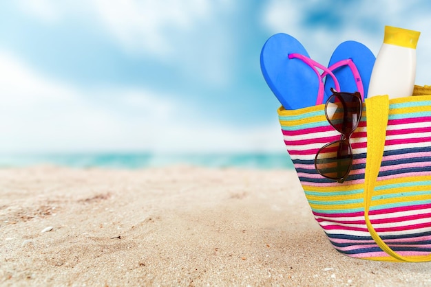 Strandtas op strand achtergrond