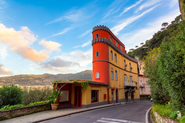 Straten in een toeristische stad Sorrento Italië