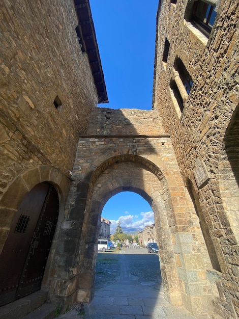 Straten van Ainsa Huesca Spanje Pittoresk middeleeuws stadje Een wandeling door een middeleeuws dorp