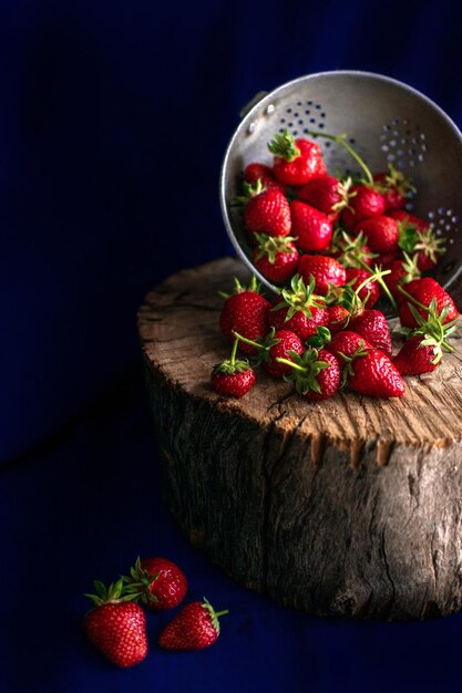 Foto le fragole in una ciotola