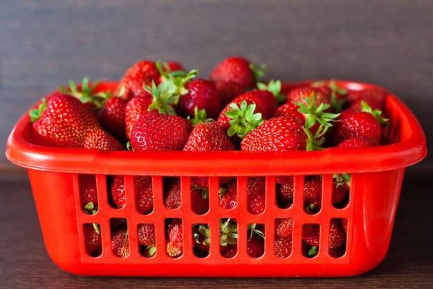 Photo strawberries in box