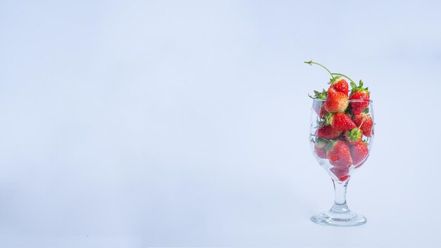 The strawberries in a glass