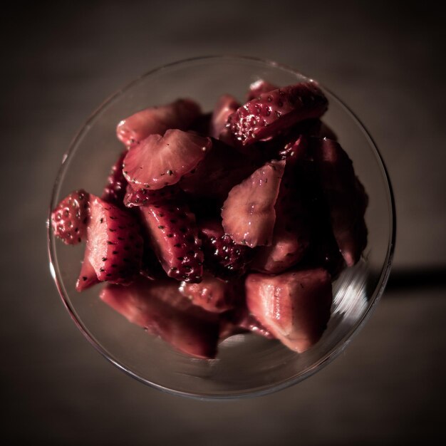 사진 마르티니 잔 에 있는 딸기