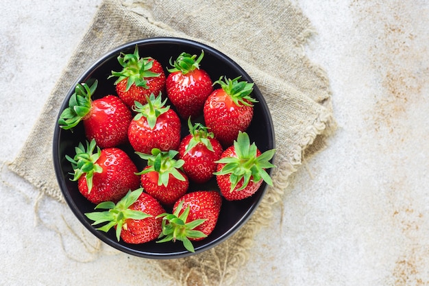 Strawberry fresh fruit berries