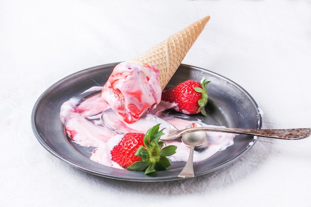 Strawberry ice cream