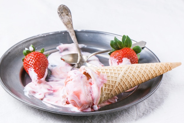 딸기 아이스크림