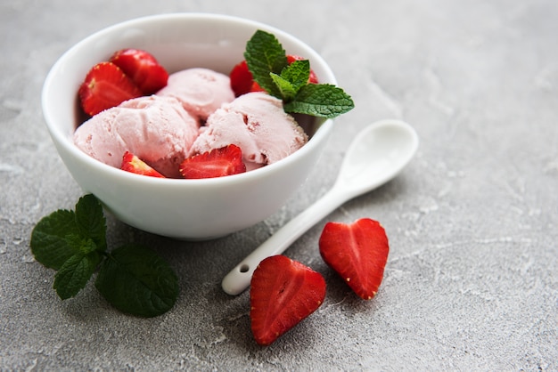 Strawberry ice cream