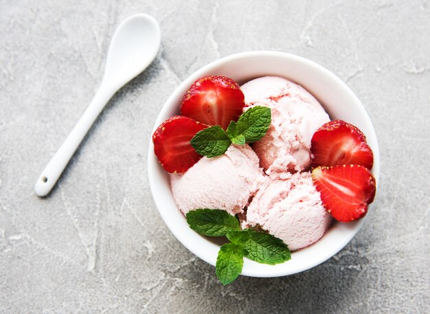 Strawberry ice cream