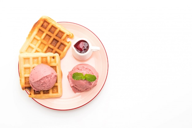 strawberry icecream with waffle