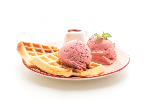 strawberry icecream with waffle