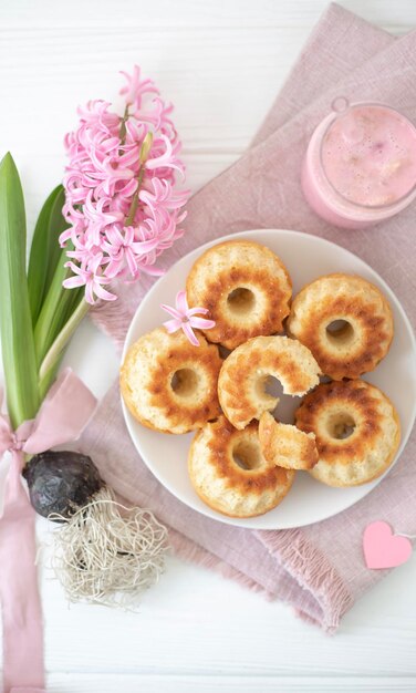 Strawberry milkshake cakes and pink hyacinths