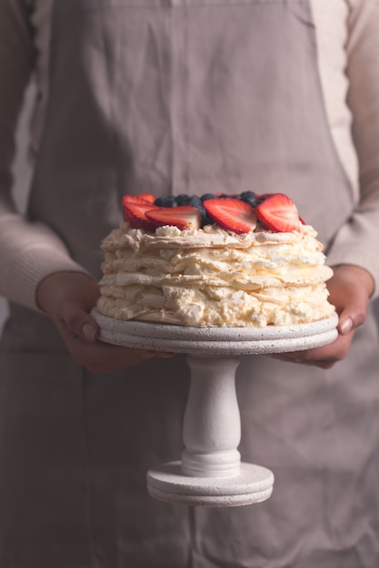 Strawberry pavlova cake