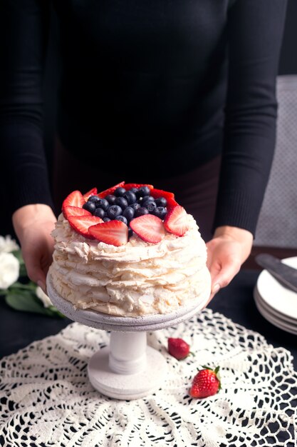 Strawberry pavlova cake