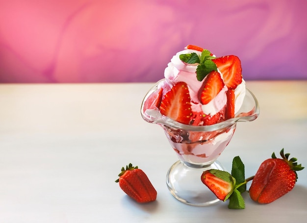 Strawberry sundae