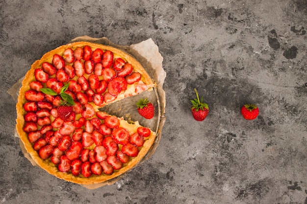 Strawberry tart stuffed with custard vanilla cream