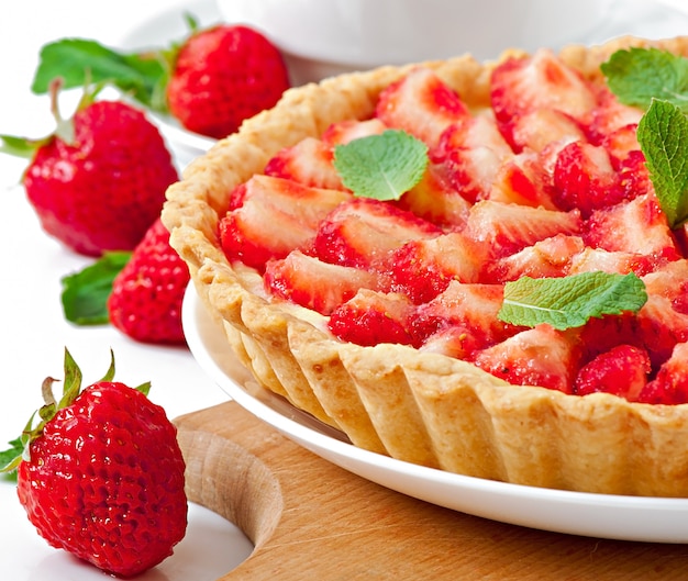 Strawberry tart with custard