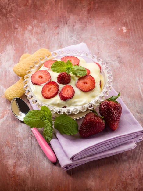 Strawberry tiramisu dessert