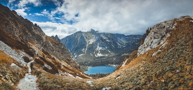 Strbske Pleso-meer in de vallei. De Tatra.