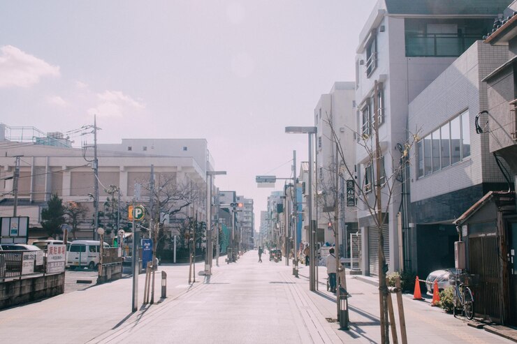 Photo 街の建物の中の通り