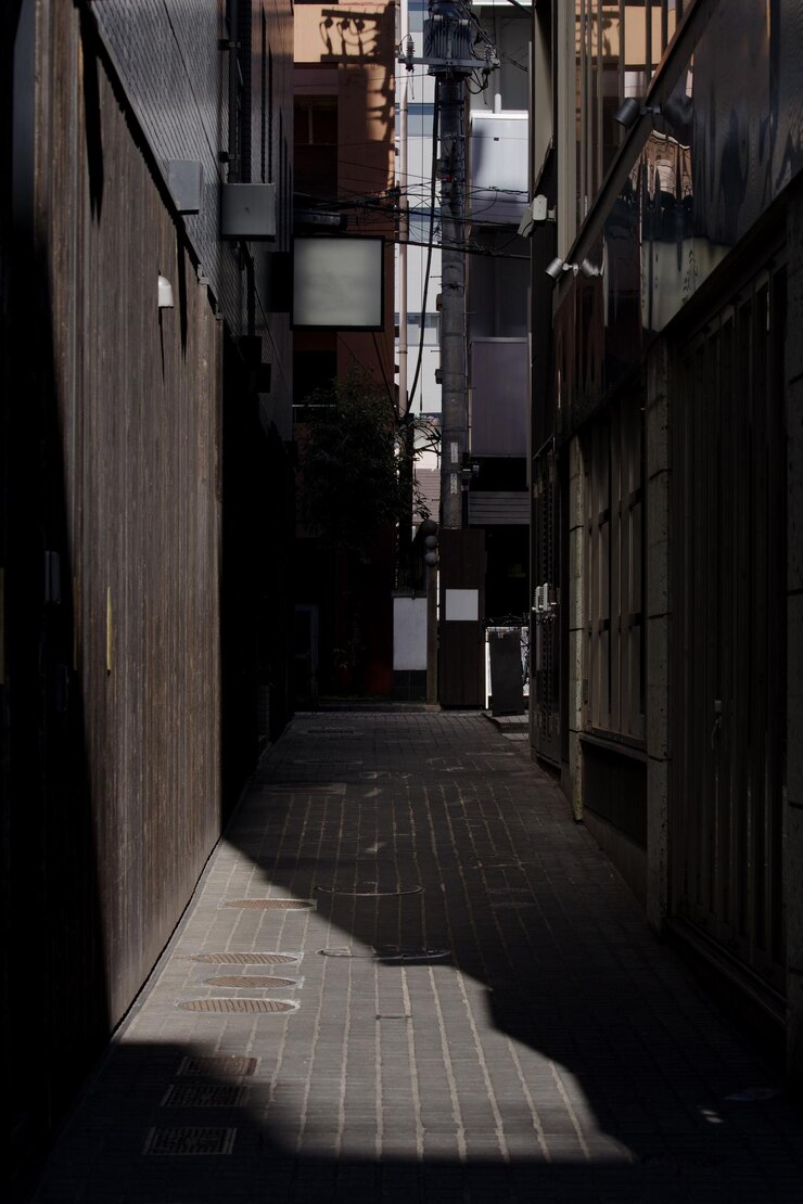 Photo street amidst houses