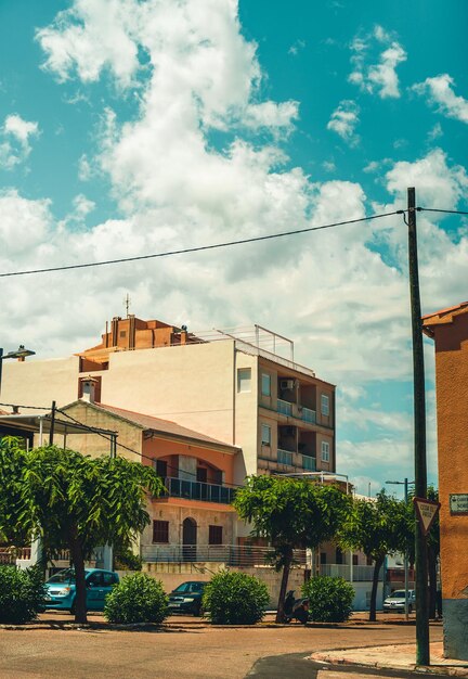 Foto strade e edifici contro il cielo