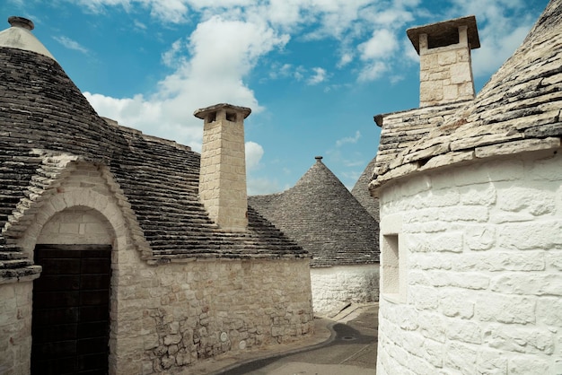 Foto via del centro di alberobello in italia