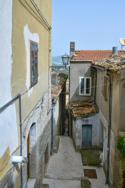 Photo a street in gambatesa a medieval village in molise italy