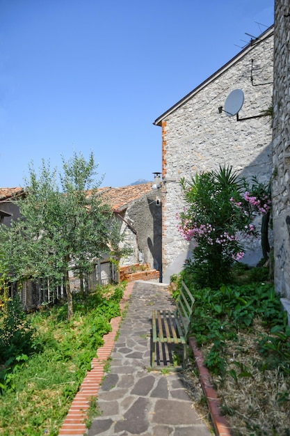 Photo a street in the historic center of maenza a medieval town in the lazio italy