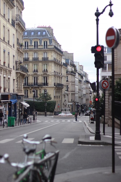 Foto via di parigi. atmosfera romantica