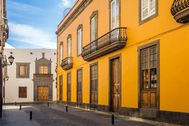 스페인 카나리아 섬 그란 카나리아(Gran Canaria)에 있는 라스 팔마스 타운(Las Palmas Town)의 거리 전망.