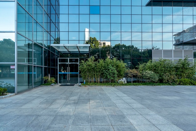 Photo street view of suzhou financial district