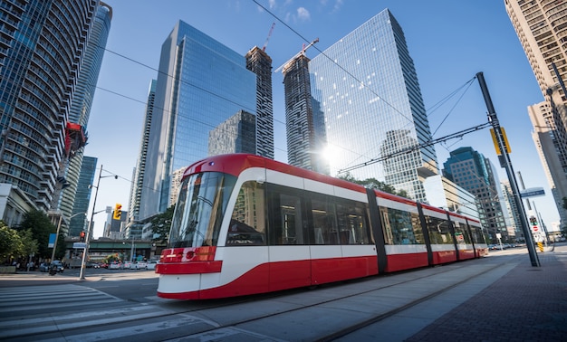 Photo streetcar in toronto, ontario, canada