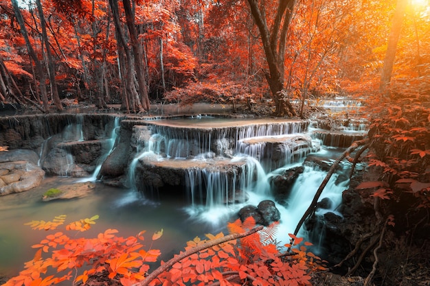 Stromen watervallen stromen water herfst landschap