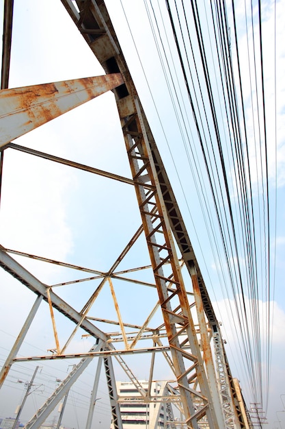 Photo structural steel bridge railway bridge over the chao phraya river in bangkok thailand