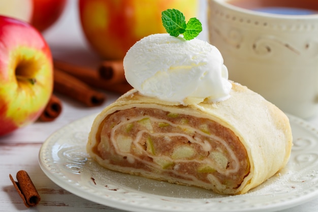 Strudel with Apple and cinnamon and vanilla ice cream