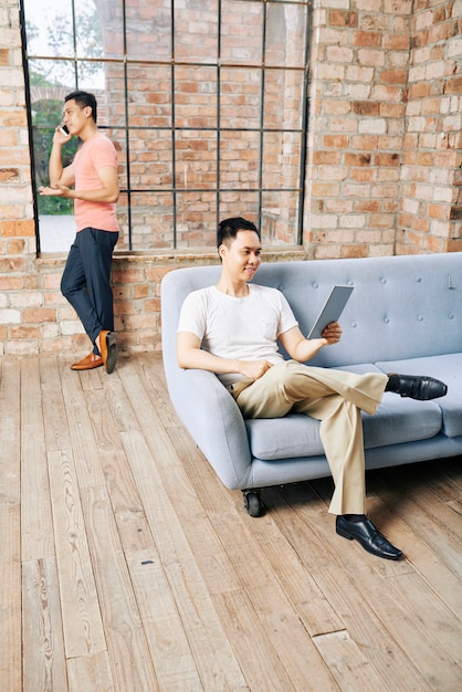 Sttartupper working in loft office