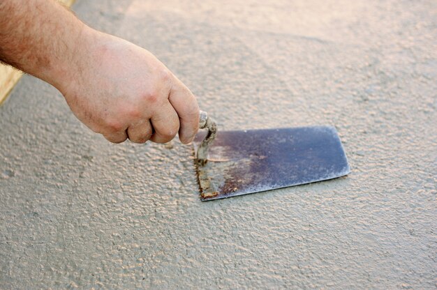 Stucwerk en cement, aan het werk