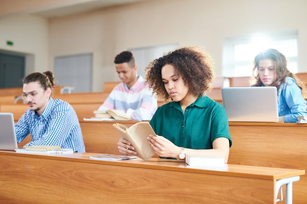 Student aan de universiteit