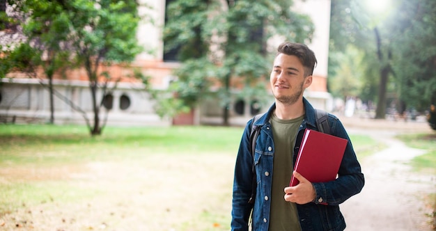 Student in het park