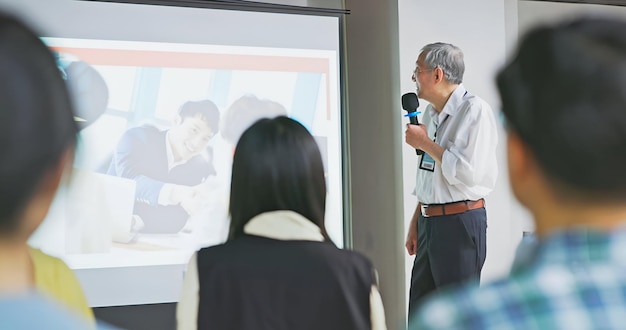 学生のプレゼンテーション