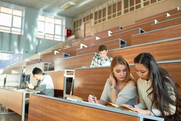 Studenten in de collegezaal