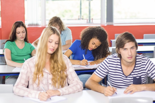 Foto studenten in de klas