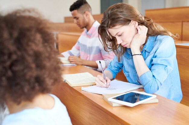 Studenten op college