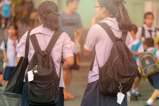 写真 学生は帰宅します。