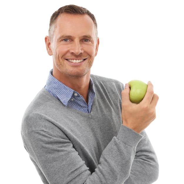 Studio portret gezonde voeding en appelfruit voor gezond eten en wellness geïsoleerd op een witte achtergrond Model persoon met voeding veganistisch eten voor voordelen glimlach motivatie en schoon eten