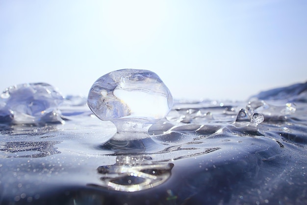 stuk ijs baikal op ijs, natuur winterseizoen kristalwater transparant buiten