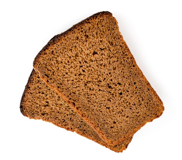 Stukjes roggebrood geïsoleerd