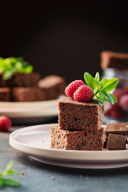 Stukken van een chocoladetaart